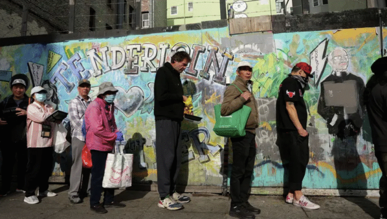 Chron photo Thanksgiving line